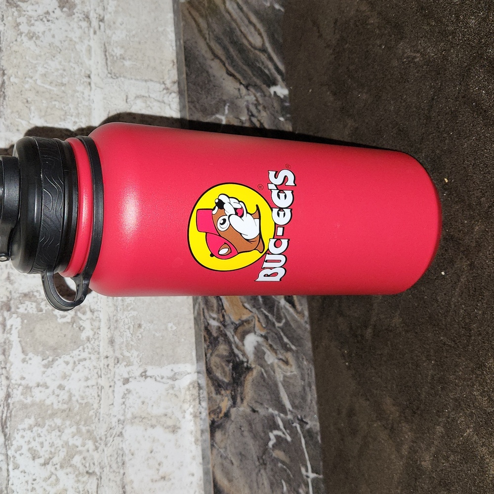 Buc-ees stainless water bottle